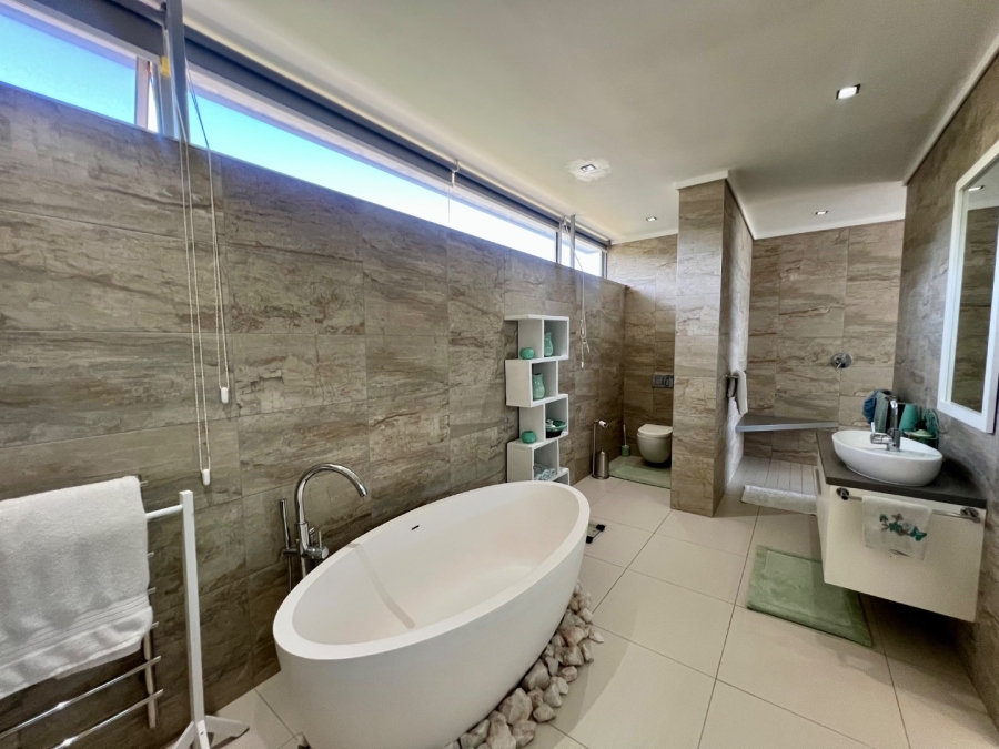 3 Bedroom Property for Sale in Oubaai Western Cape